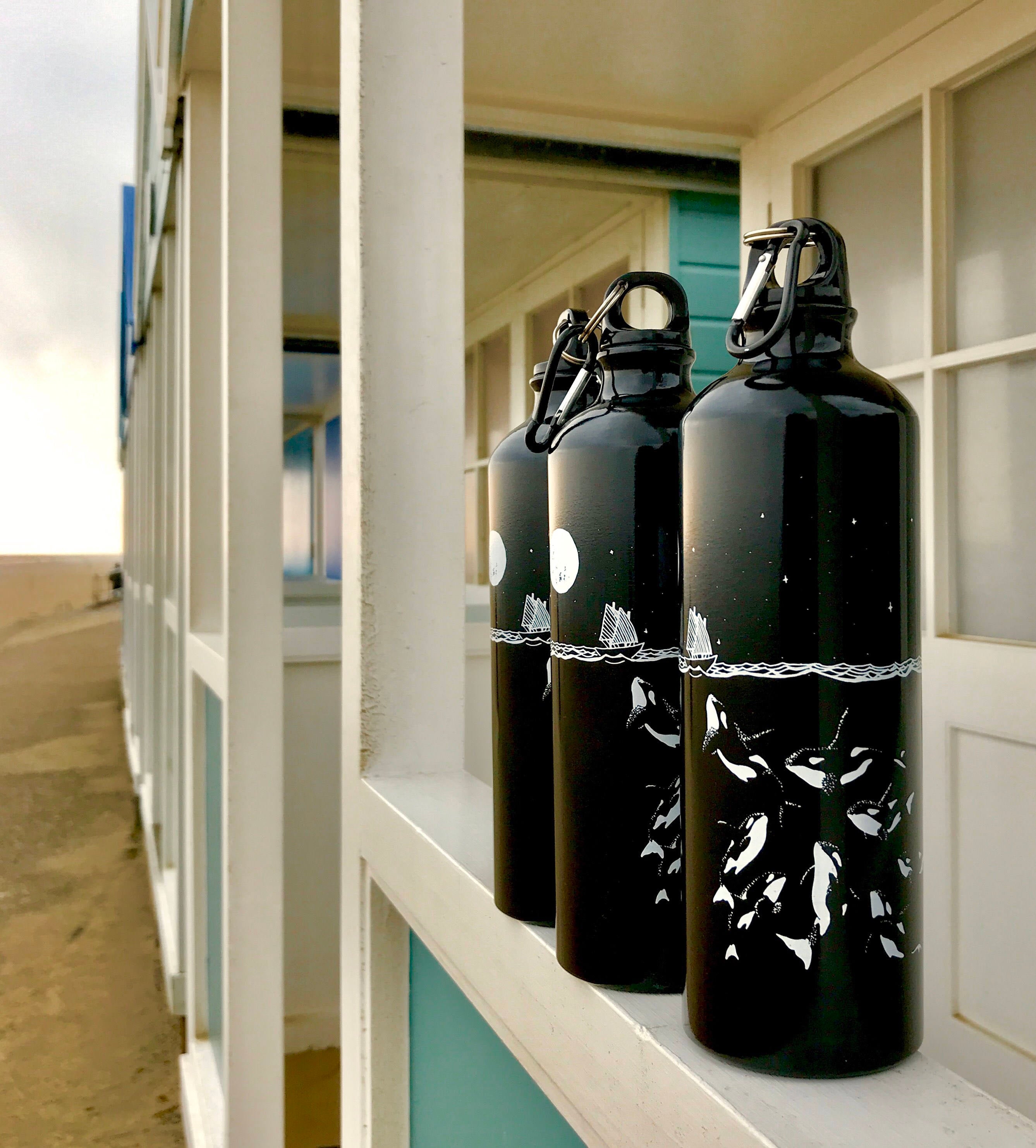 Midnight Orca - 770ml killer whale water bottle